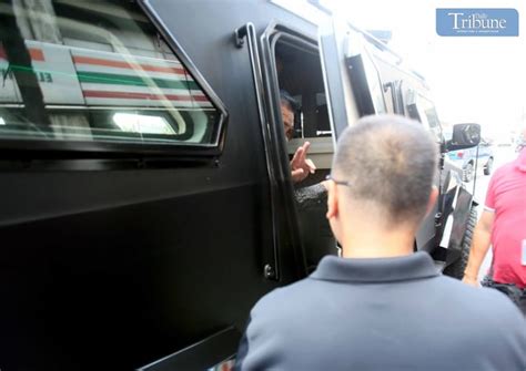 MMDA captures Chavit in EDSA Busway .